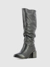 Botas com Ponta Redonda em Preto